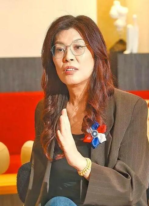 国民党主席郑丽文发布声明，
 
3月15日上午，台湾省国民党主席郑丽文专程到台南