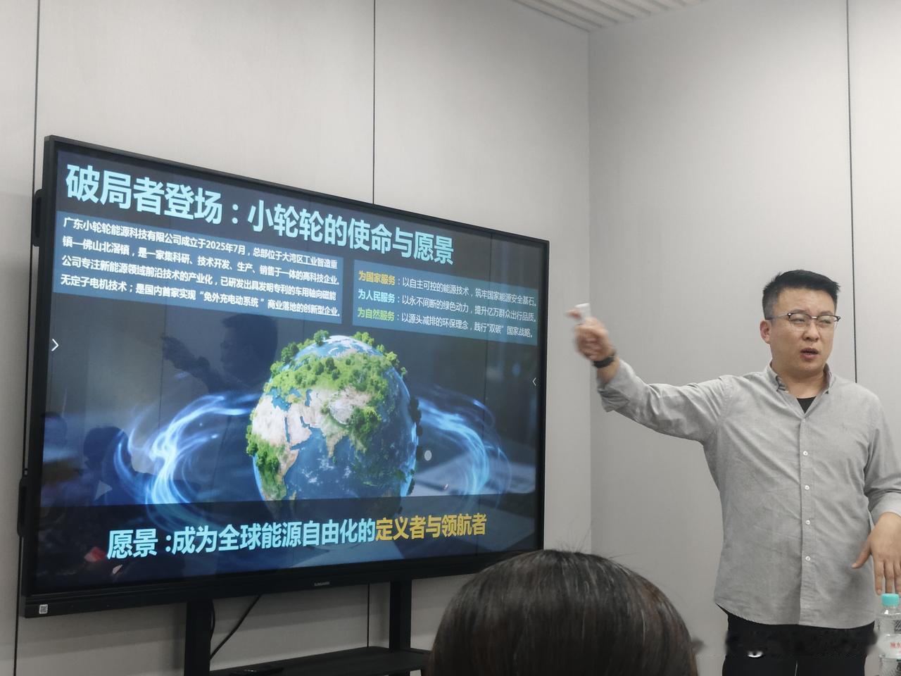 不用充电的电动车来了！可以使用三年不充电，载重500公斤没问题！这才是中国能源的