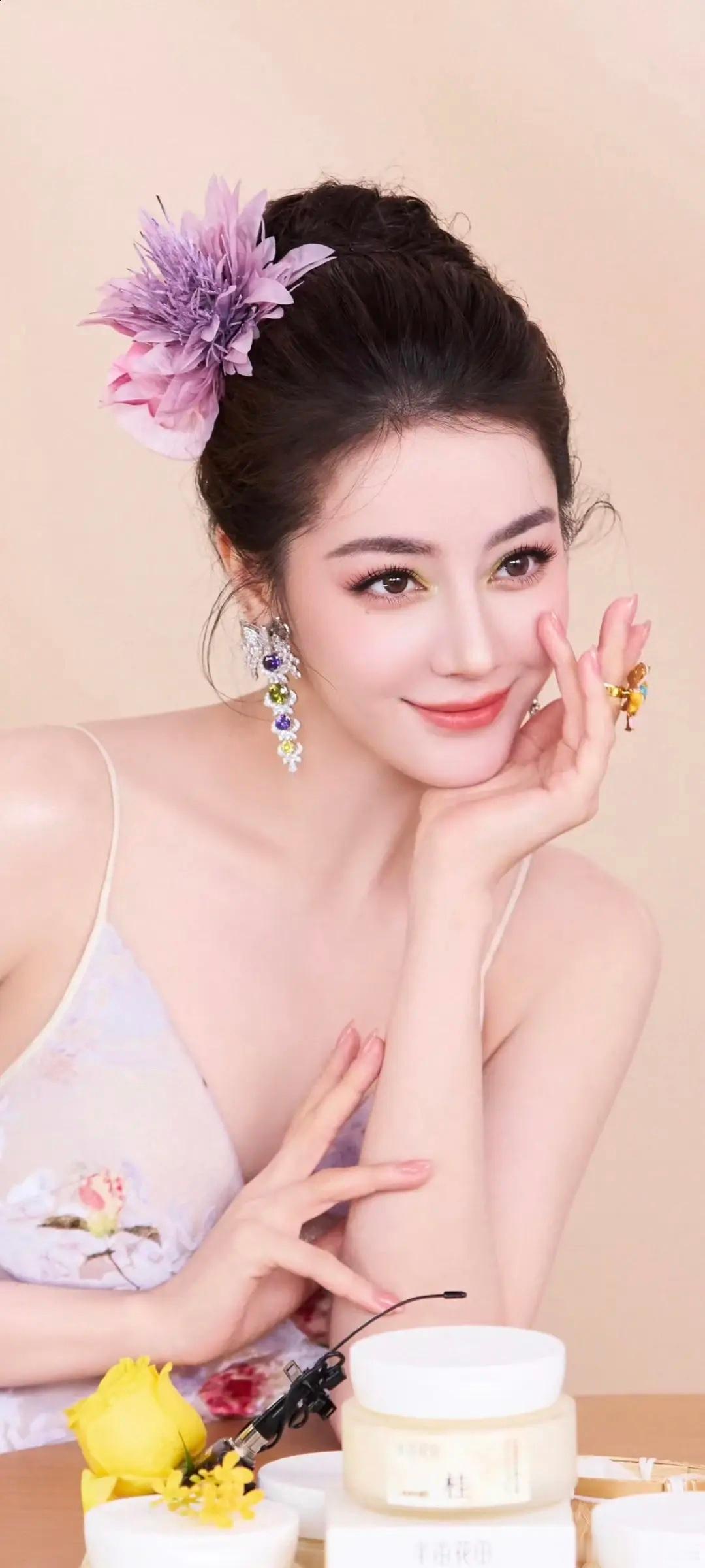 1.杨幂和刘恺威这几年为了孩子一直保持平和相处，涉及孩子的相关事宜都会亲自沟通对