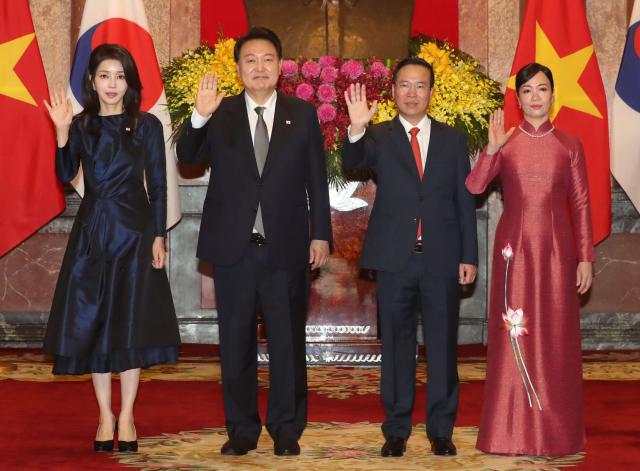 【韩国与越南达成包括稀土出口在内的多项合作协议】

韩国总统尹锡悦在与越南国家主