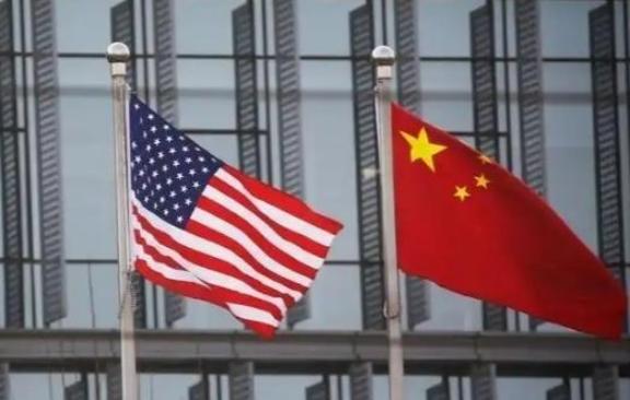 全世界现在都在赌中国和美国到底谁先扛不住，目前的状况是中国有货，美国有钱，但美国