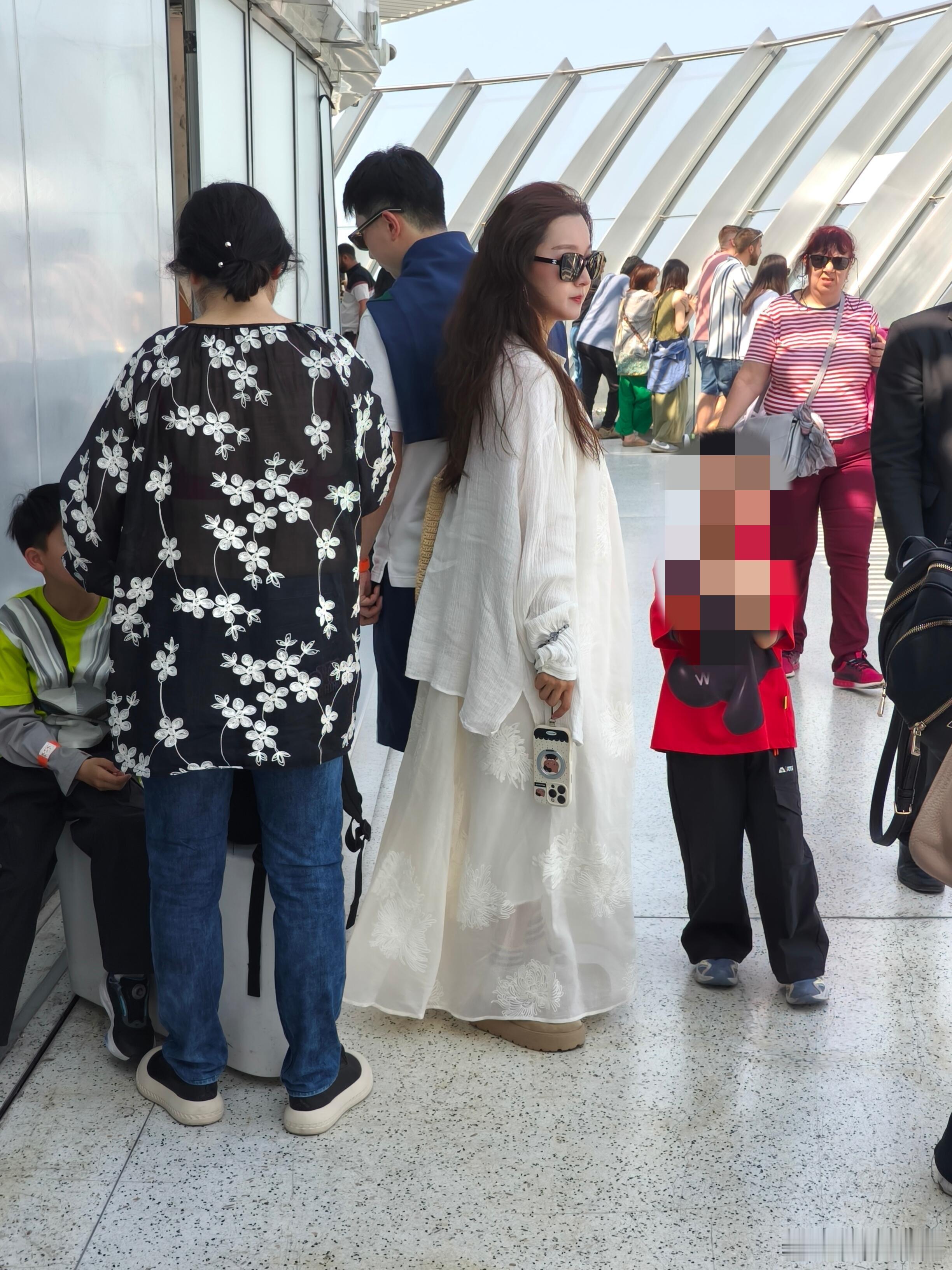 偶遇马龙夏露一家度假马龙夏露一家度假夏露好美 