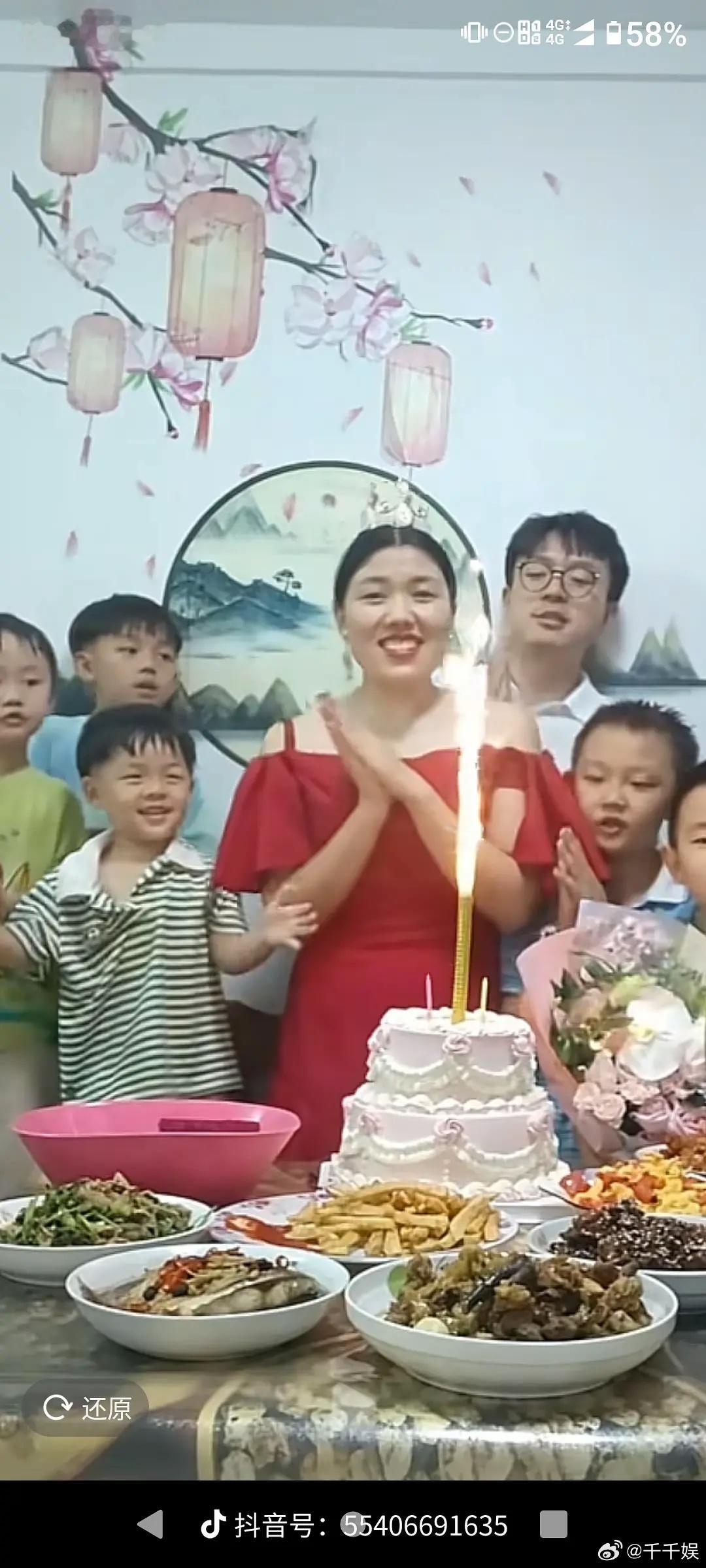 荒野求生冷美人塌了被爆出来根本不是离异单亲妈妈，家庭幸福，老公很老实，孩子是婆婆