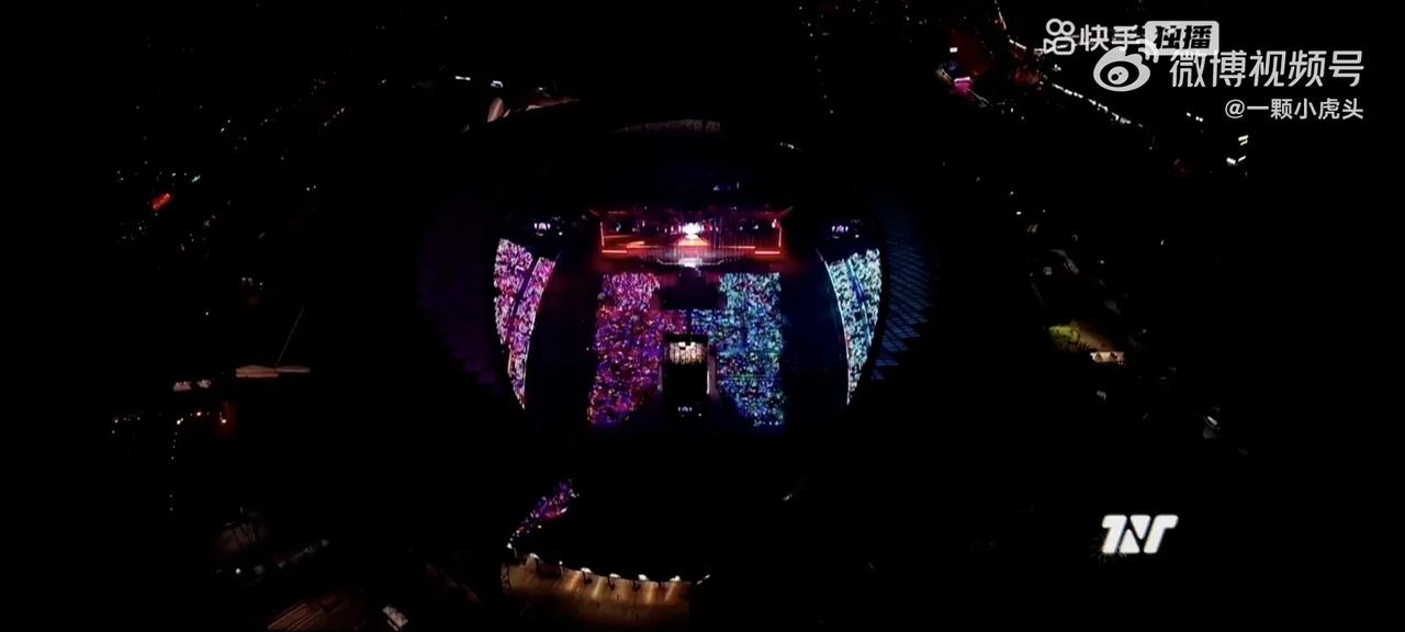 时团六周年演唱会燃炸贵阳！满座狂欢见证双向奔赴的青春
 
当贵阳奥体中心的灯光划