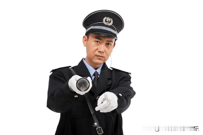 现在社会比以前幸福多了。
以前中年人失业了， 想要去商场当个保安，都要找人说情托
