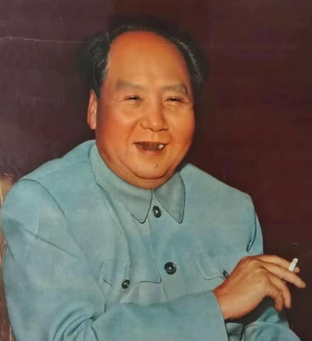 没见过他真容，为何我们依然热泪盈眶？
 
如今见过毛主席真容的人越来越少，但每逢