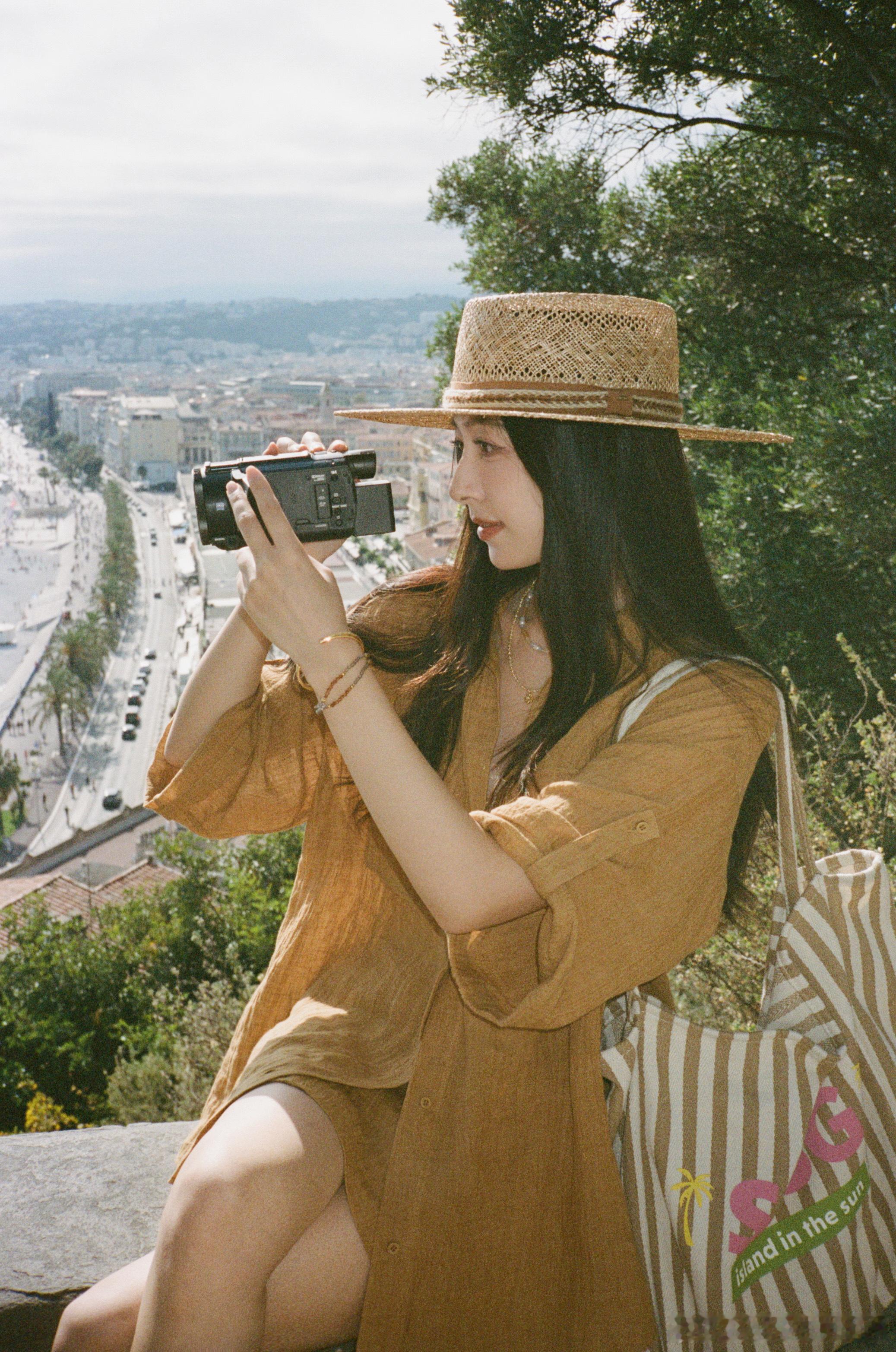 《尼斯胶片回忆录》2.0周五快乐呀～📸 ​​​