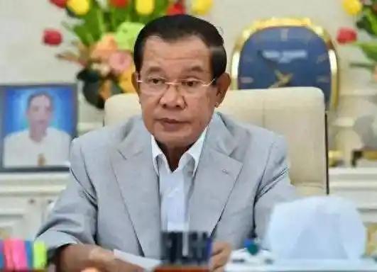 柬埔寨求锤得锤！先得罪中国，后打泰国的脸！现在好了，中国啥也不做就看着！先让泰国