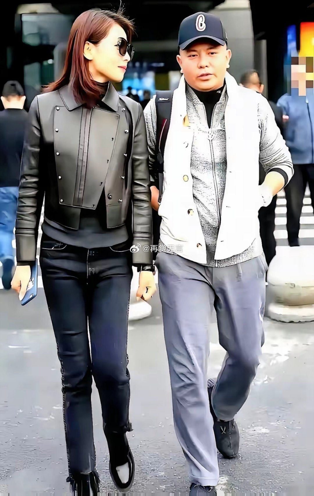 刘涛也太美了吧！她怎么就偏偏看上了身边那位呢？说实话，这要搁我们村长，这样的男人