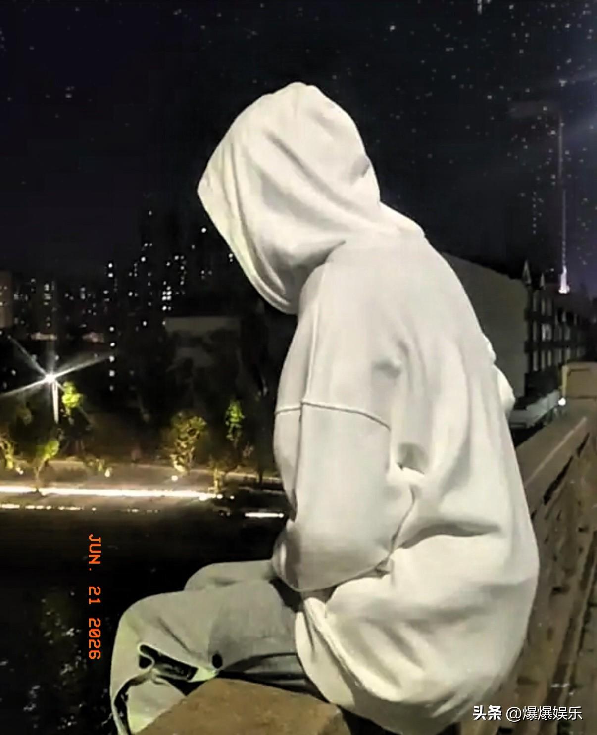 一女子想跳河自尽，被一大哥拦下：反正你也想不开。大哥说：你死了太可惜了，不如成全