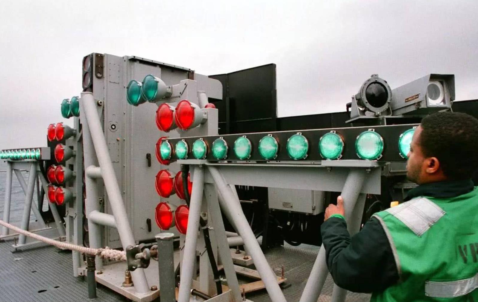 网友着急076缺少关键设备，这恰恰是她划时代的地方