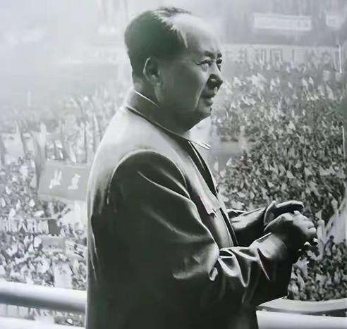 别再只会夸毛主席伟大了，外国学者的评价，才真叫一针见血！
很多人只知道毛主席带领