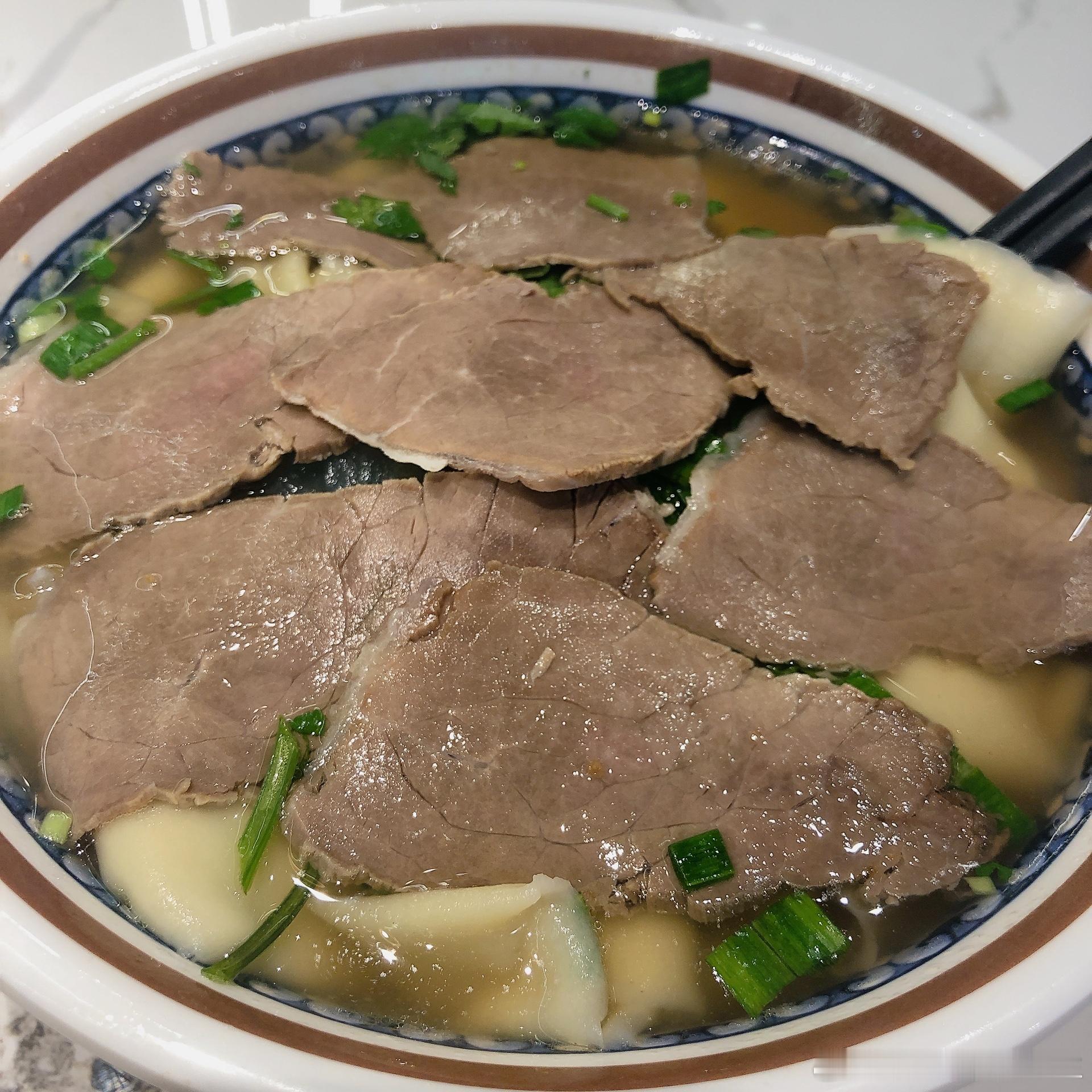 今日好奇心，这加肉牛肉面大家觉得多少钱合理？ 