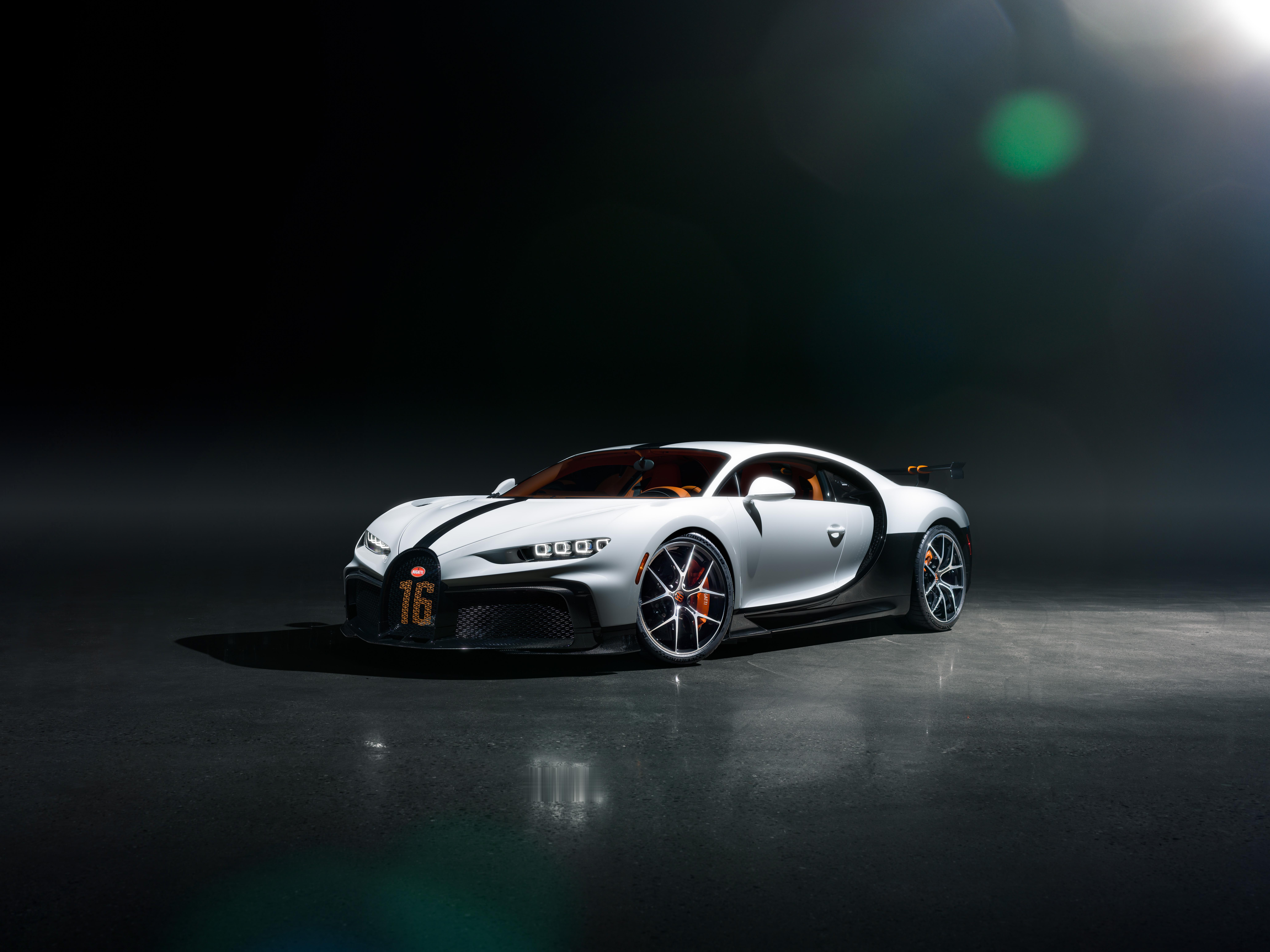 Bugatti Chiron Pur Sport搭载 8.0 升 W16 四涡轮