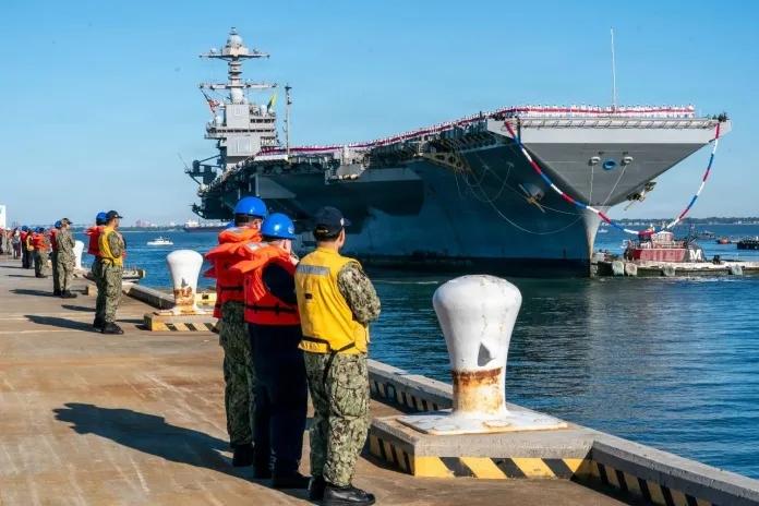 在完成为期 326 天的部署任务后，美国海军最先进的 “福特” 号航空母舰正式开