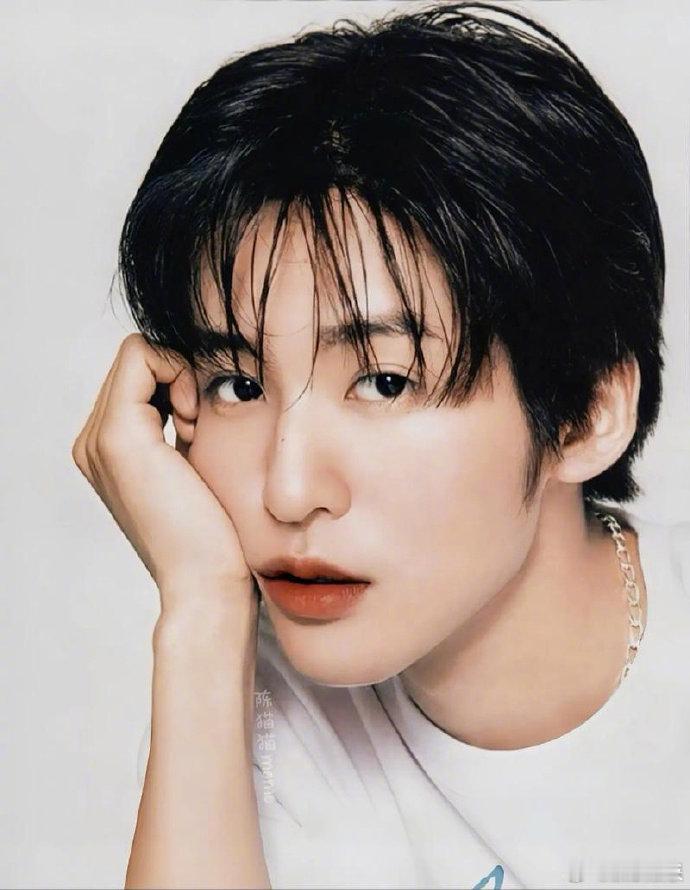 女子被目黑莲冒充者骗走百万日元 据日媒，某日本女性在社交平台上收到自称偶像组合工