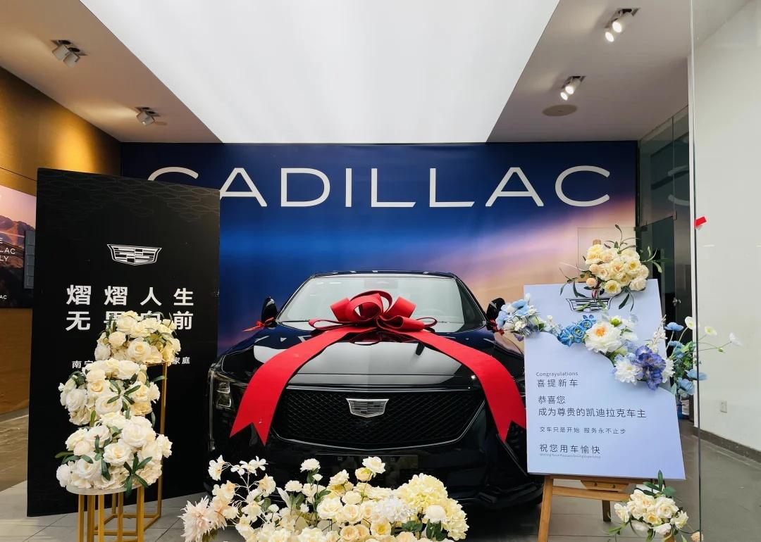 满大街的新能源，为什么要执着于燃油车？
朋友问：满大街的新能源，为何不随波逐流，