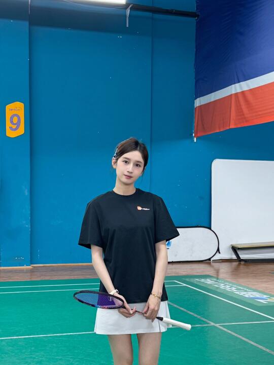 打个毛毛球 续命🏸