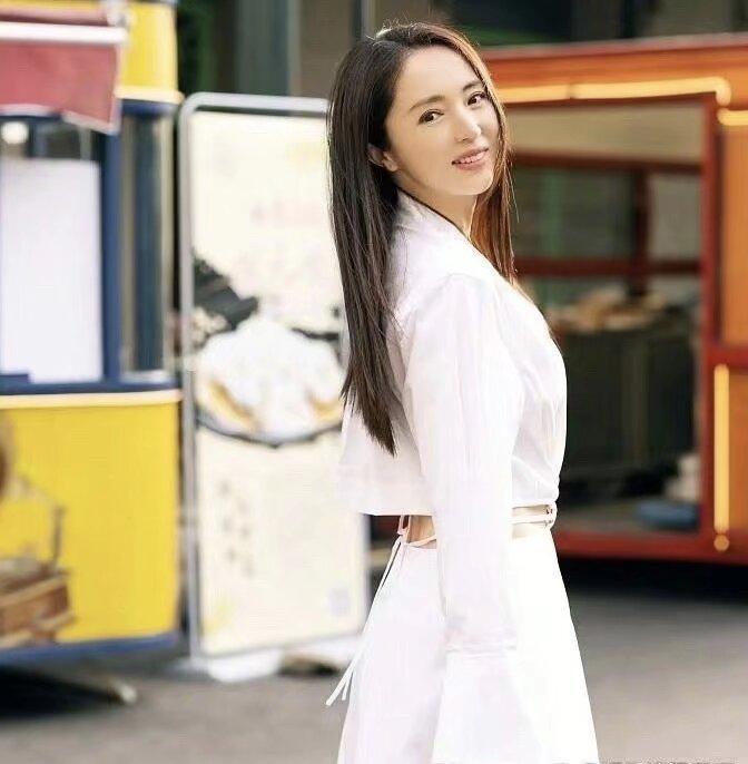 人们喜欢的，其实都是像自己的东西， 不管是人，还是物， 因此，见喜欢见自己，还是