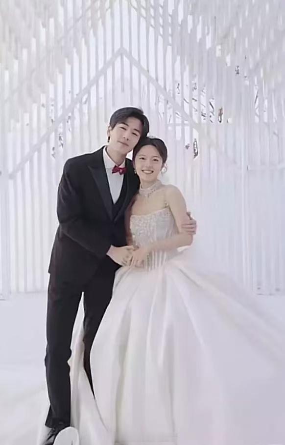 张凌赫赵今麦樱桃琥珀婚纱照难怪央卫都不要[允悲][允悲][允悲] ​​​