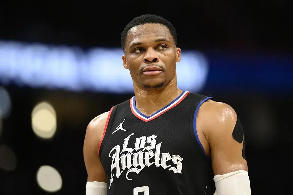 今天，NBA常规赛快船客场对阵活塞的比赛落下帷幕，快船以136-125的比分战胜