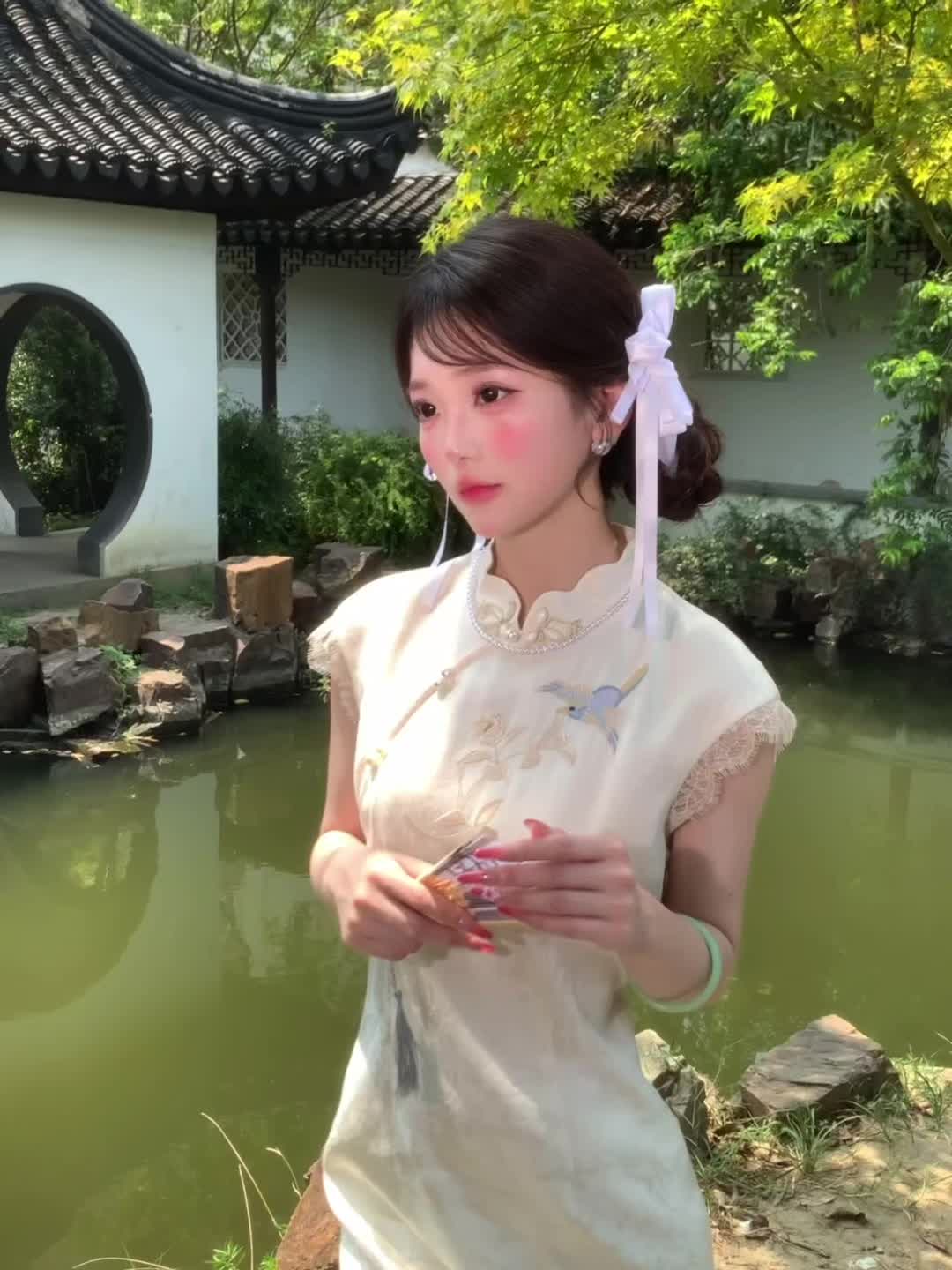 有人怪雨急 有人等烟雨