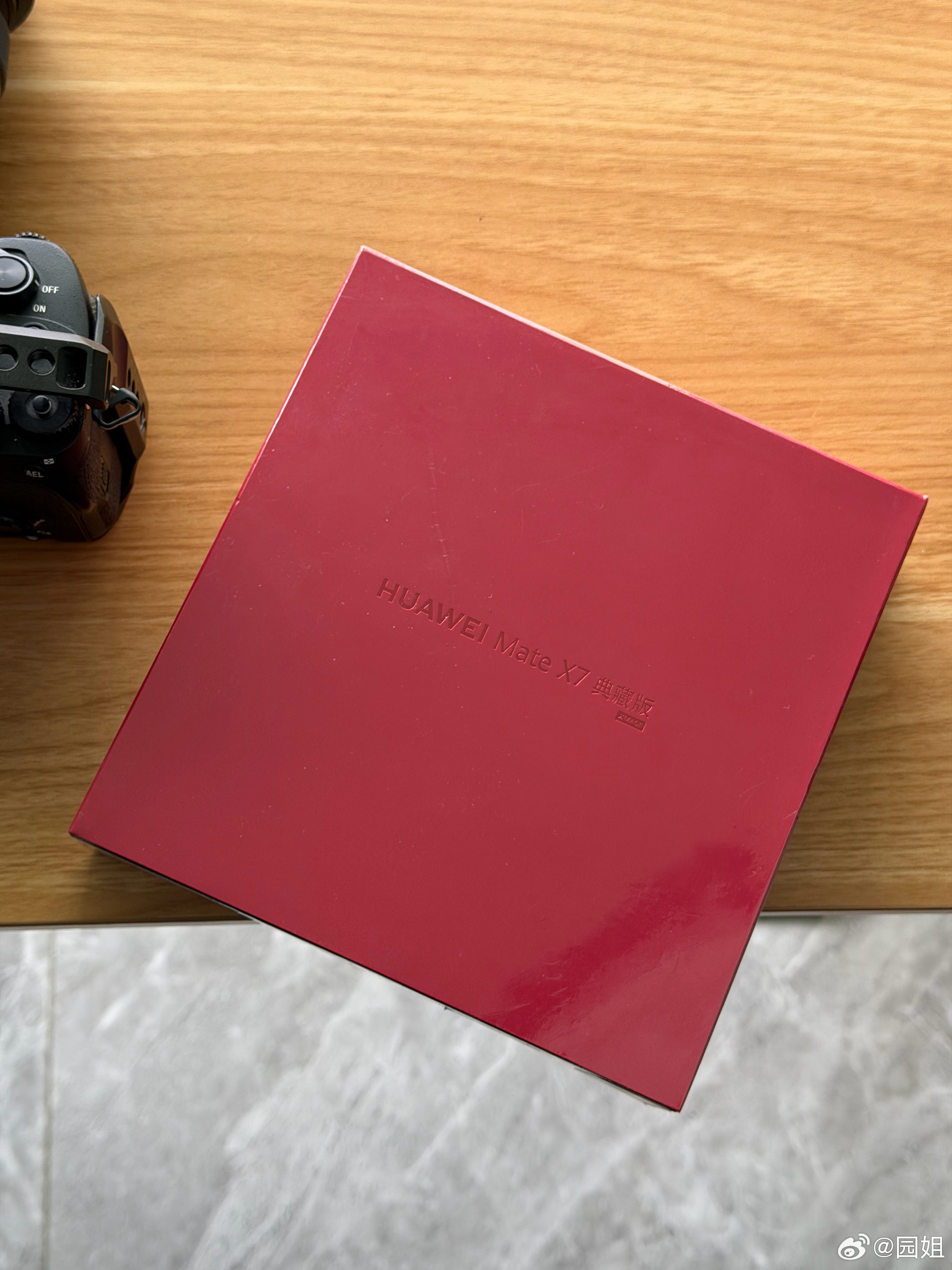 新手机到了，华为Mate X7，可以春节用了