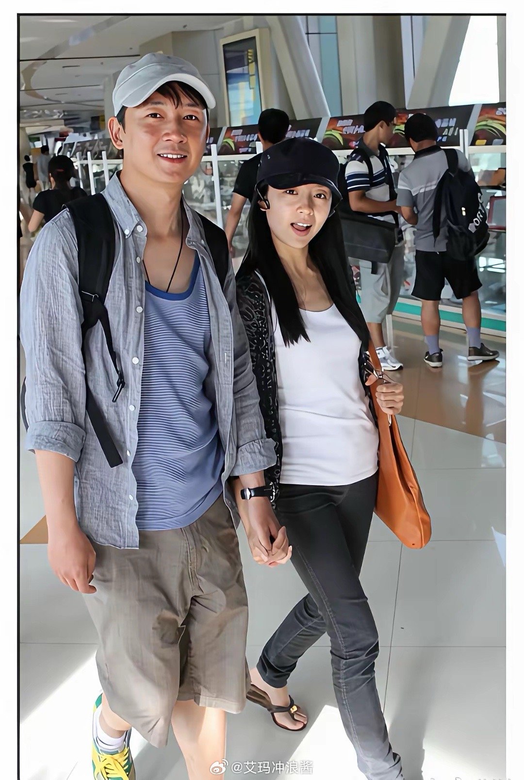 曾经两人郎才女貌多么般配儿子顶顶也完美的继承了两人的颜值 