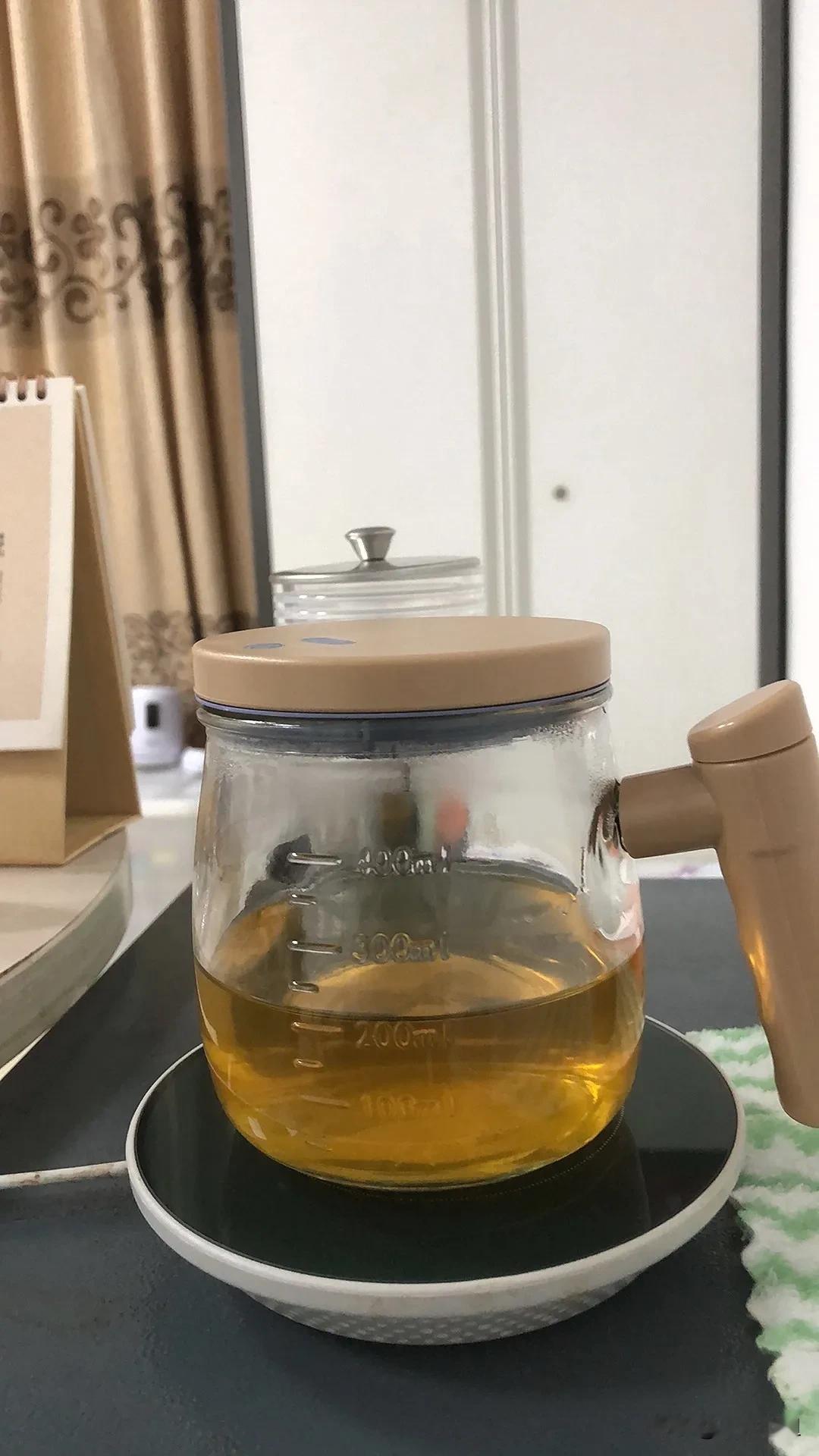 今天不知道为啥，
没食欲没兴趣没爱好没追求，
像极了高考结束，
想大睡一星期，放