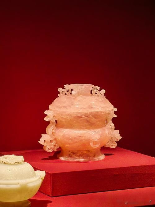 南博捐赠的文物出现一波又一波的风波，国家文物局也已经介入调查。吴瀛的孙子吴欢，在