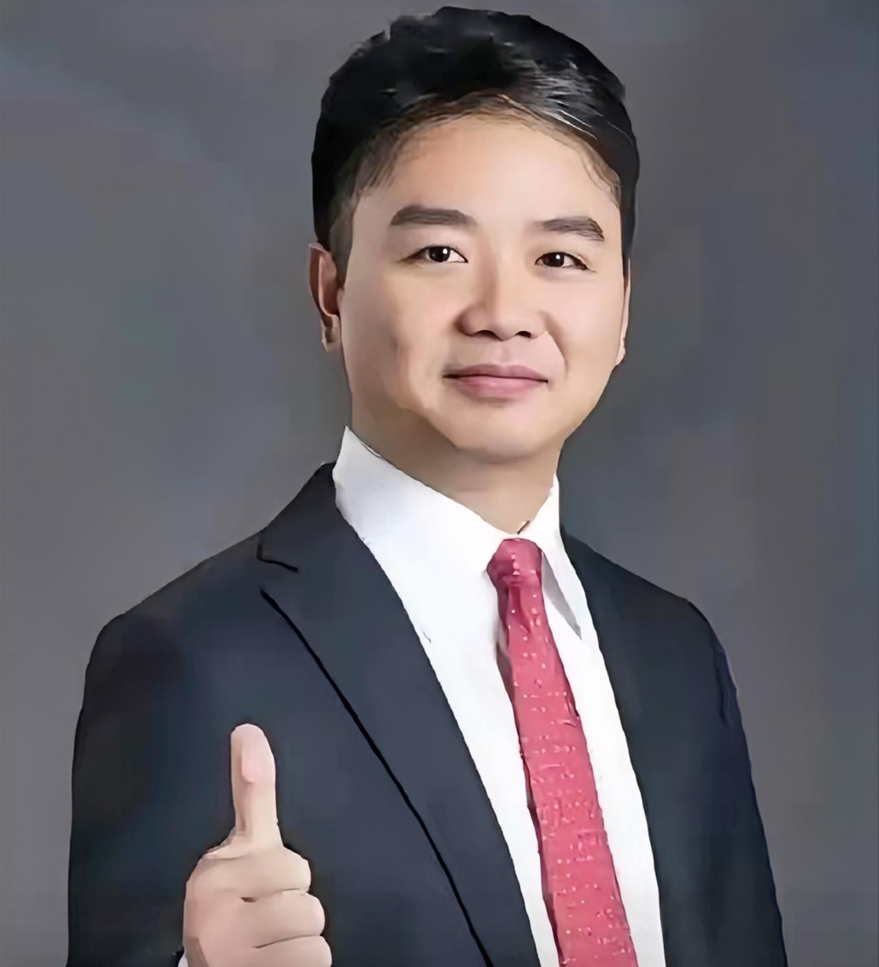 刘强东这下放心了，
不是仓库盗窃案有了新进展，
而是京东的国际名誉没有丢，反而还