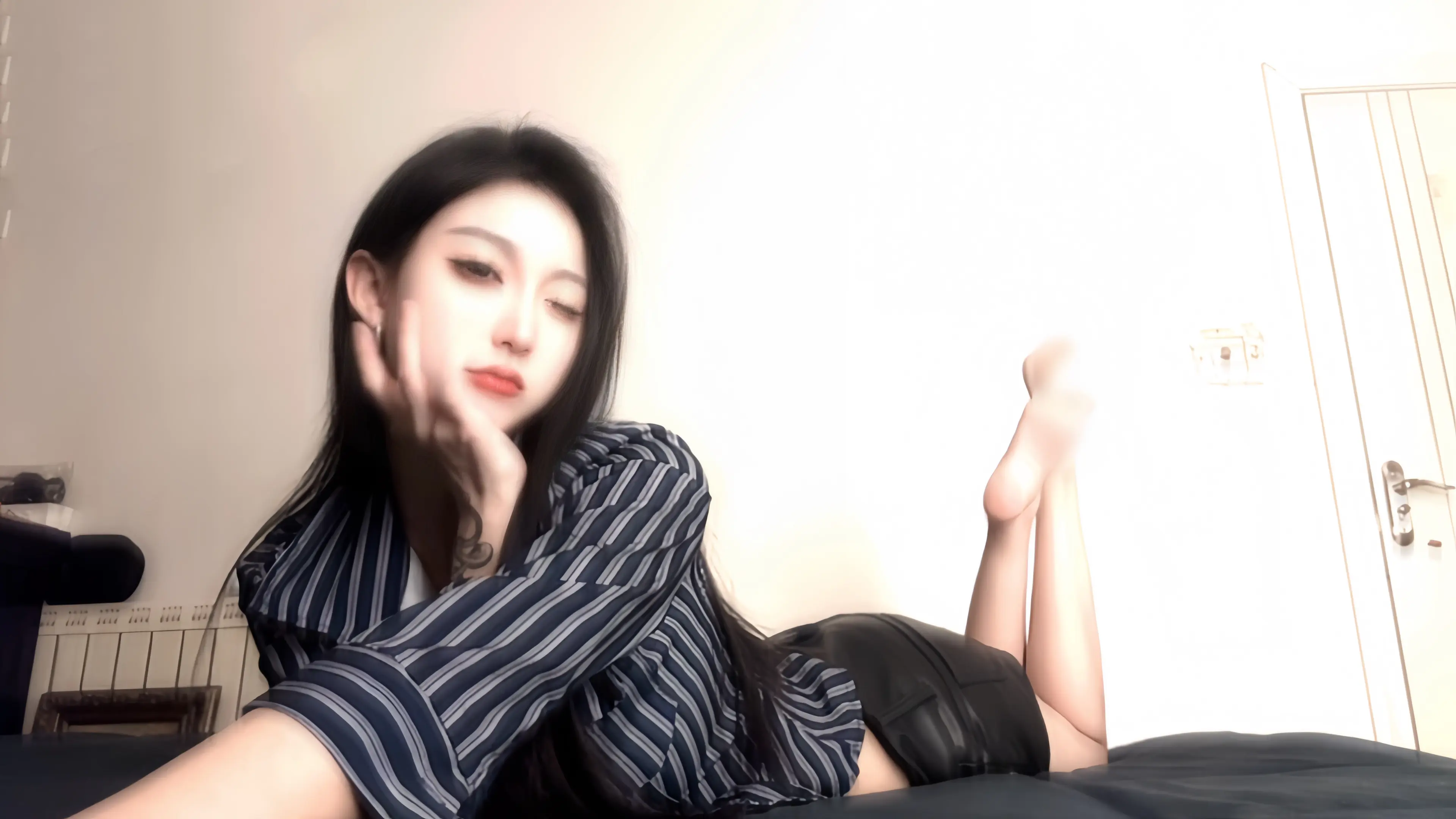 你问我爱抽烟还是爱喝酒 格局小了 我爱你