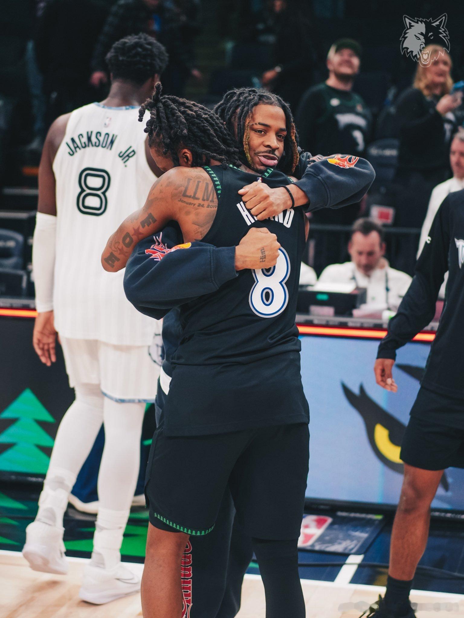 莫兰特和海兰德赛后拥抱。