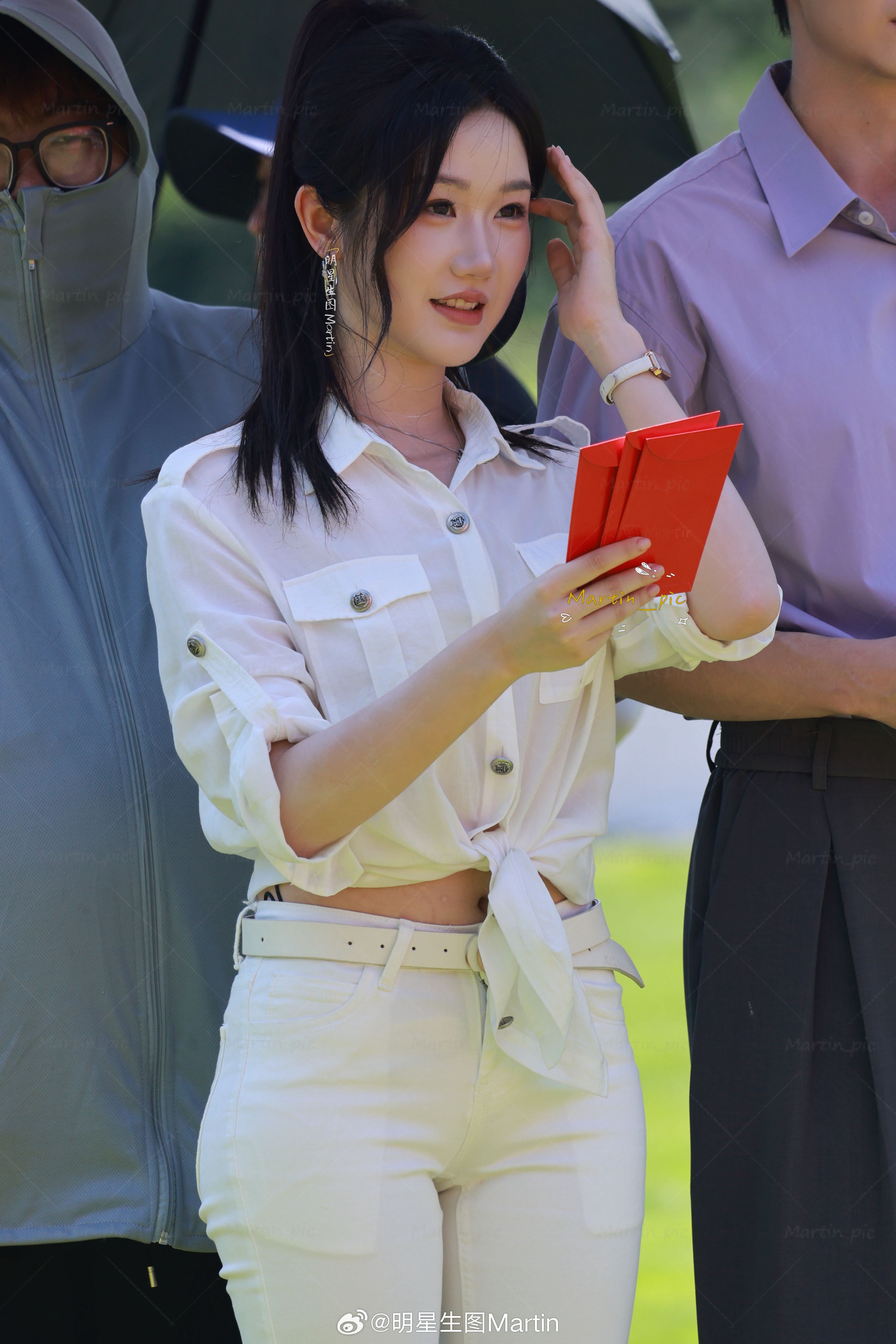 张晋宜 张晋宜路透生图白衬衫牛仔裤姐姐好美张晋宜