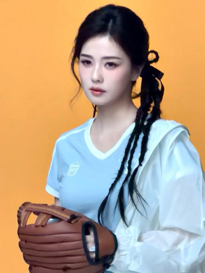 白鹿春日多巴胺白鹿元气上线 白鹿元气上线，是春日多巴胺色的鹿鹿，又美又萌~ 