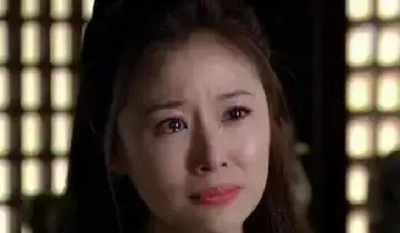 导演说她“不够妖媚”，拒了她貂蝉的角色。20年后，她成了让Netflix买单的制