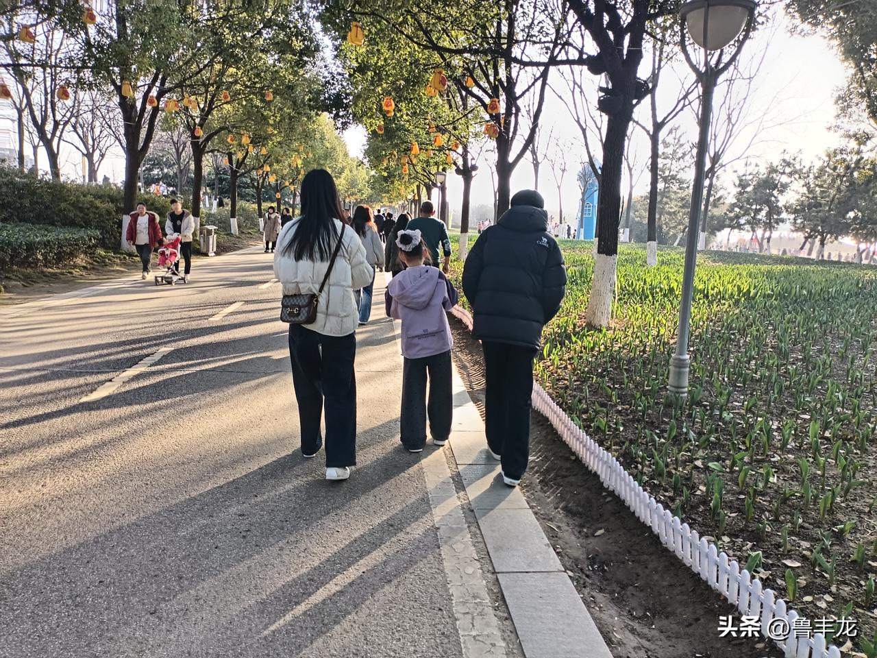 “人往往在经历剧烈痛苦或重大打击后才会大彻大悟”，比如：
1. ​​大病一场​​