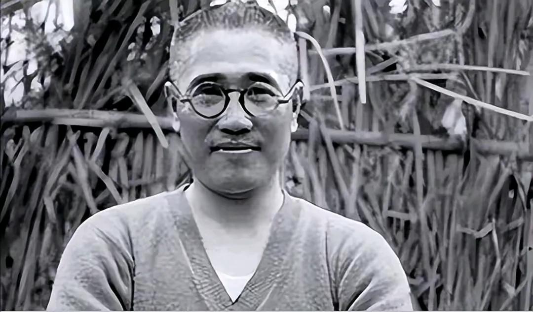 廖耀湘被俘后在宴上拍桌不服，刘亚楼转身请出一人，他连敬三杯酒

1948年10月