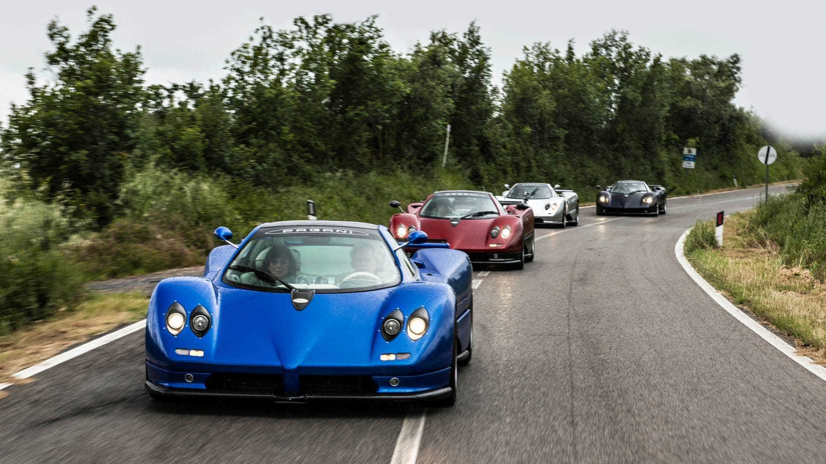 又是翻到TG的老照片，多年前的一次意大利街头巡游，有Zonda S、C12、Zo
