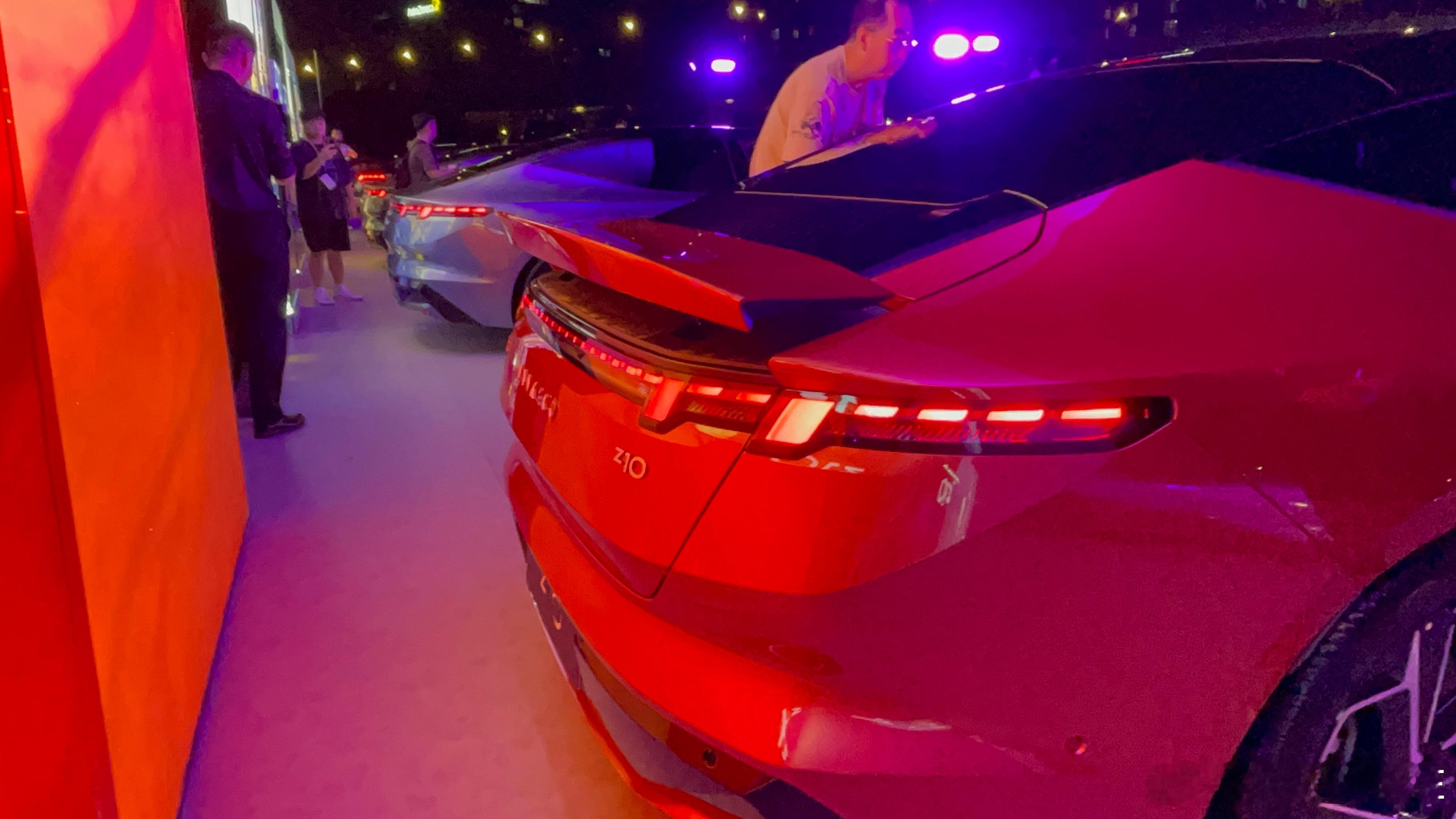 #领克Z10 主动升降隐藏式尾翼动得漂亮，藏得无痕限时，0元选装，全系都配❗️#