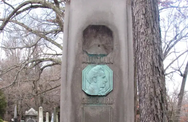 【美媒：盗墓之风正横扫美国】据《华尔街日报》1月14日报道，由于用于工业、建筑和