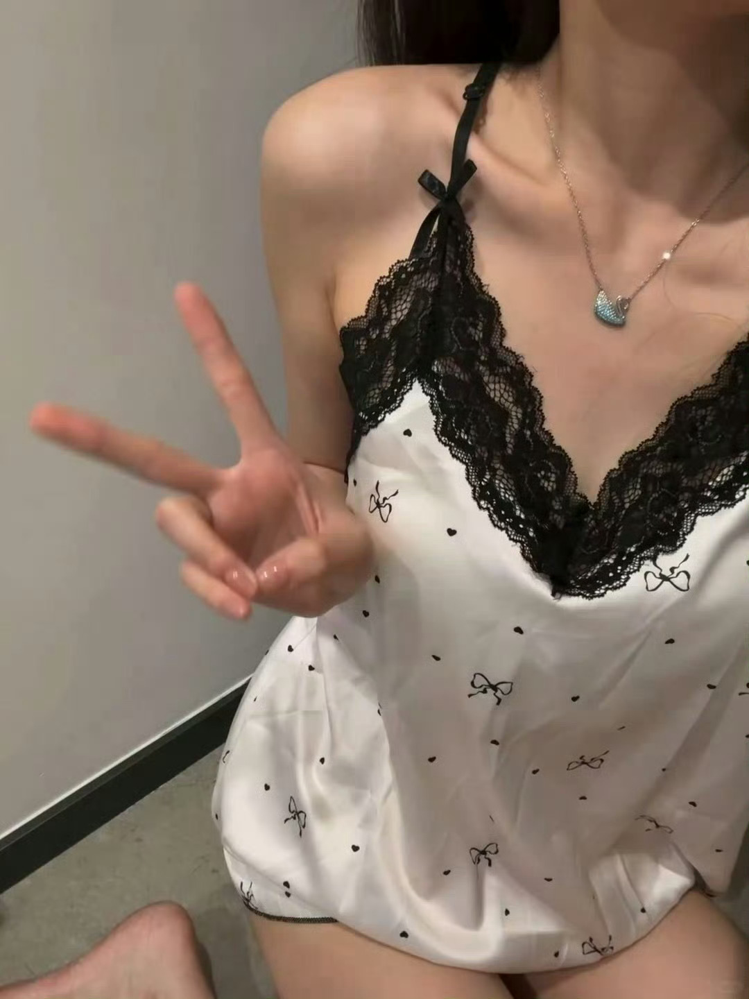 这三套睡衣，哪套能让你忍不住想靠近呀？告诉我 我听你的～ ​​​  ​​​