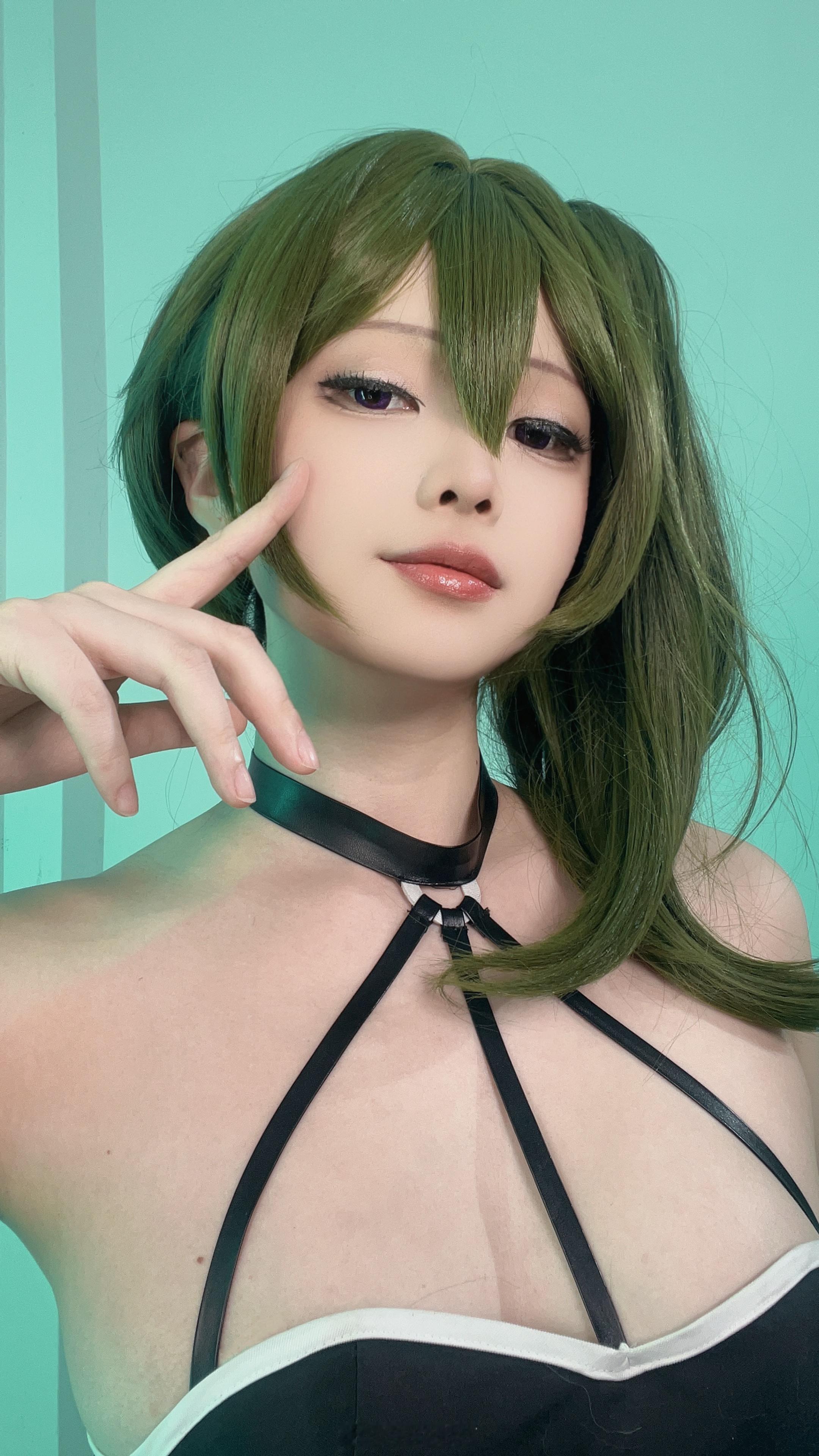 哼～ ​​​