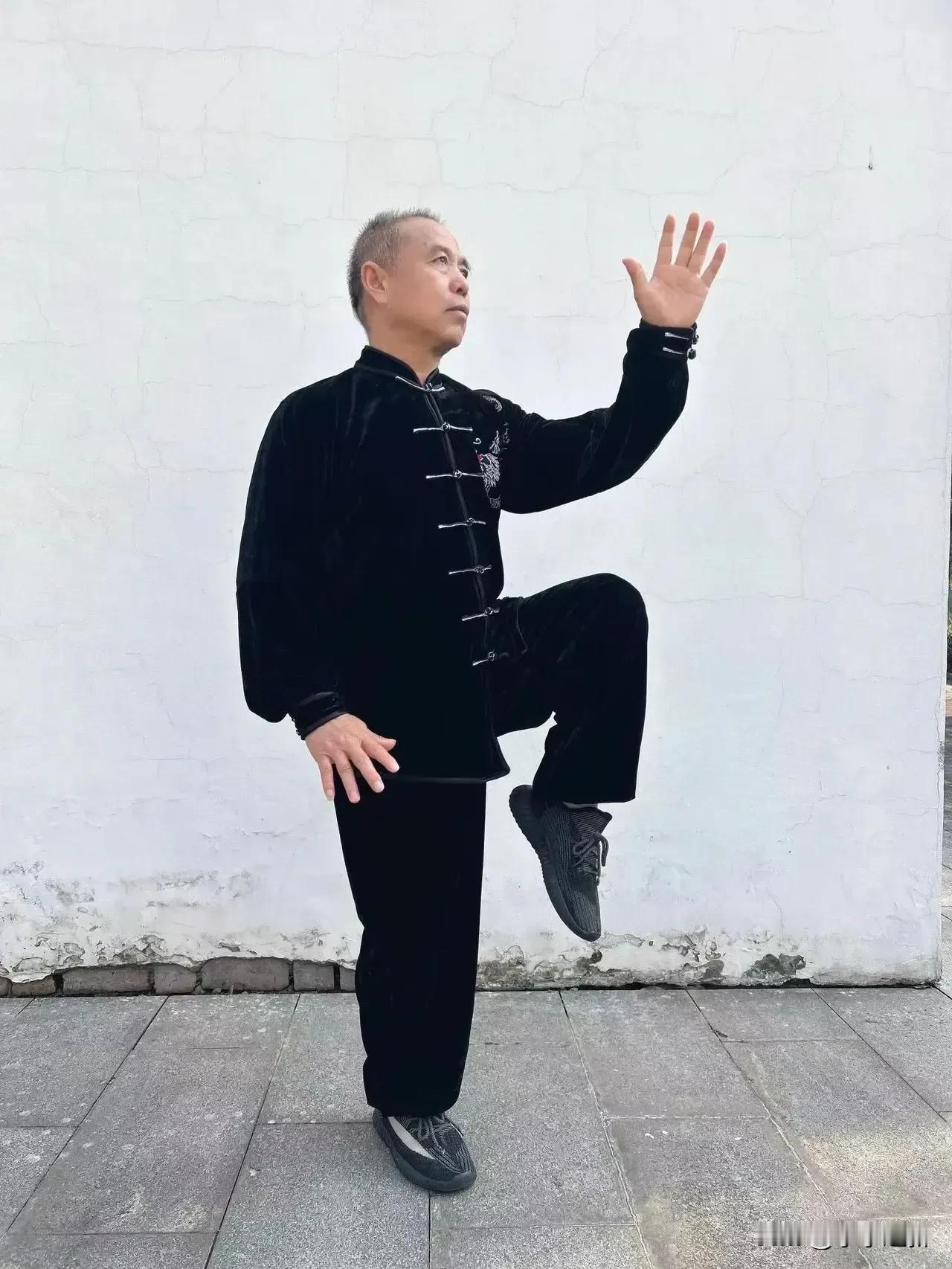 是否有健康意识，对老年人有重要意义
       今天，89岁老人一起参观的时候