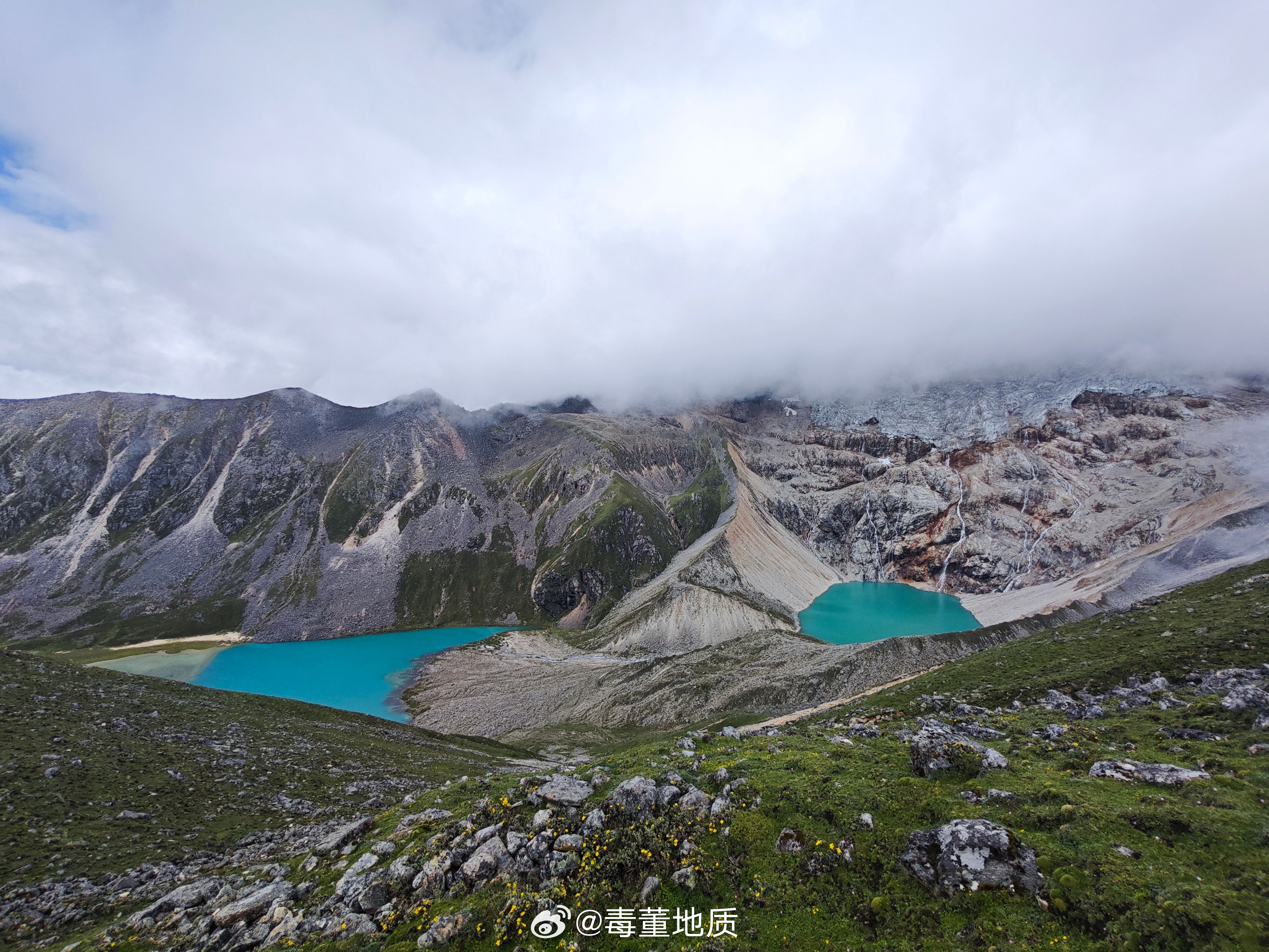 小伙伴们拍的折公三措 