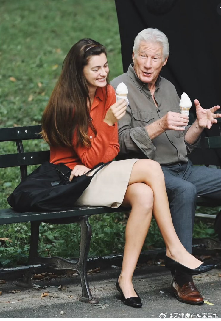 76岁的Richard Gere 与28岁的女演员Diana Silvers近日