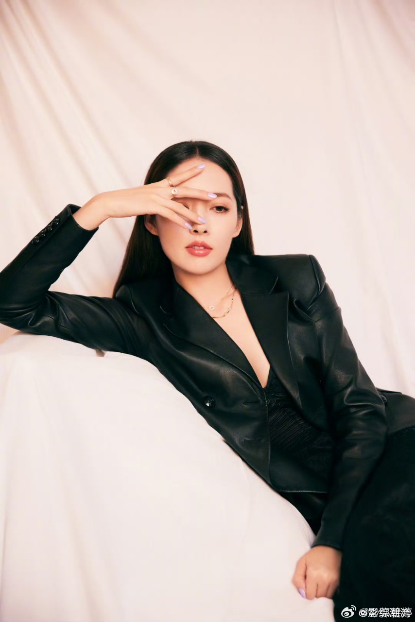 谢依霖用郭碧婷送的杯子装酱油风华合伙人 谢依霖也太真实了，用闺蜜送的杯子装酱油，