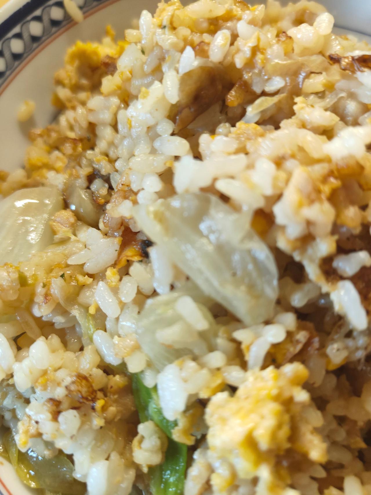 🍚救命！这锅蛋炒饭香到跺脚！西生菜脆甜爆汁，每粒米裹满蛋香～配口热豆浆，打工人