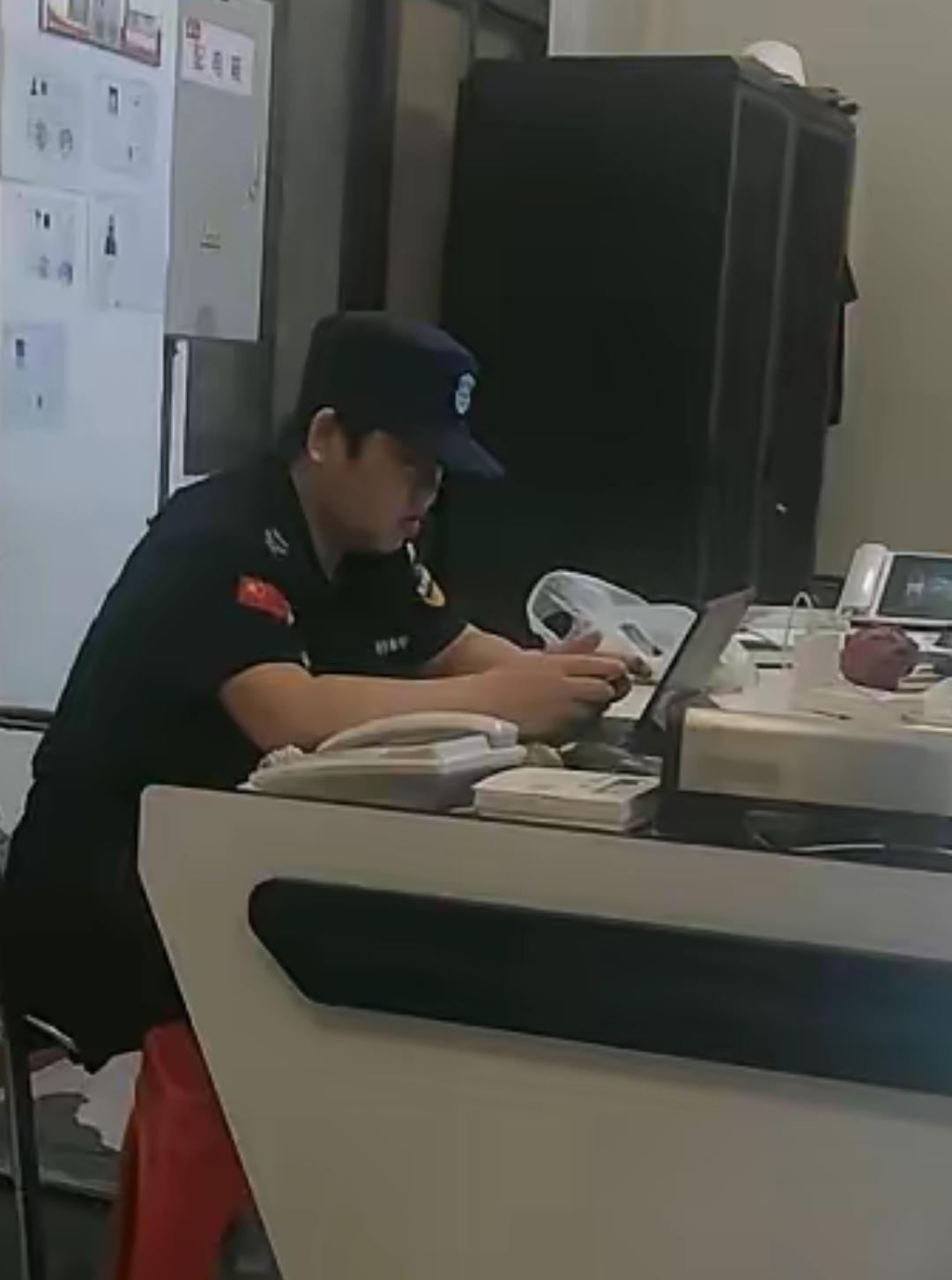 当保安一定要找管理轻松一些的单位，那么在哪些要求下适合当保安呢？
一，值班可以坐