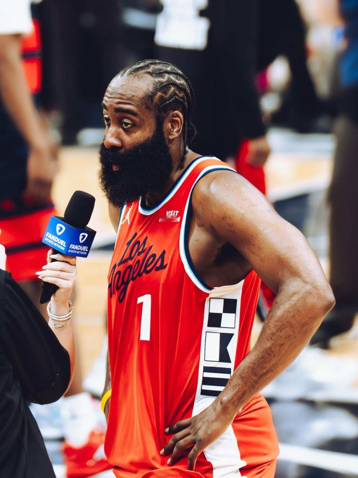 曝快船骑士讨论哈登换加兰 加兰成交易核心筹码！本赛季伤缺多场仅出战26场，不满辅